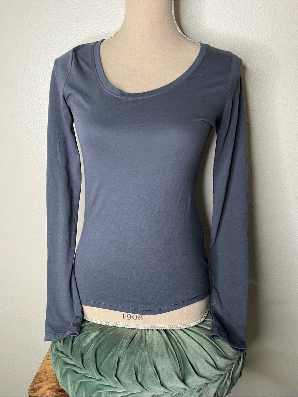 No Boundaries Long-Sleeve Scoop Neck Top - Slate Blue